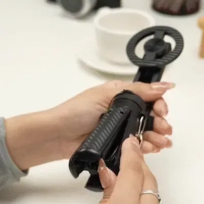 4-in-1 Multifunctional 360&deg; Rotation Magnetic Selfie Stick